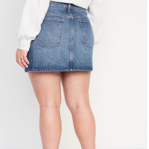 NWT OLD NAVY Mid-Rise OG Jean Mini  SKIRT  Color: Medium Wash - Picture 8 of 9